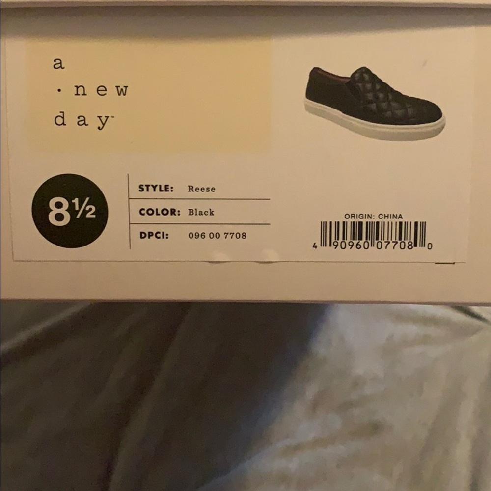 Black casual sneakers